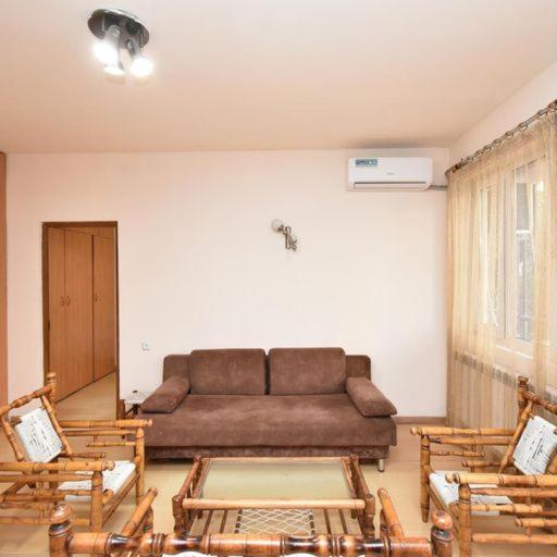 Rent Inn Yerevan On Sakharov Square Buitenkant foto