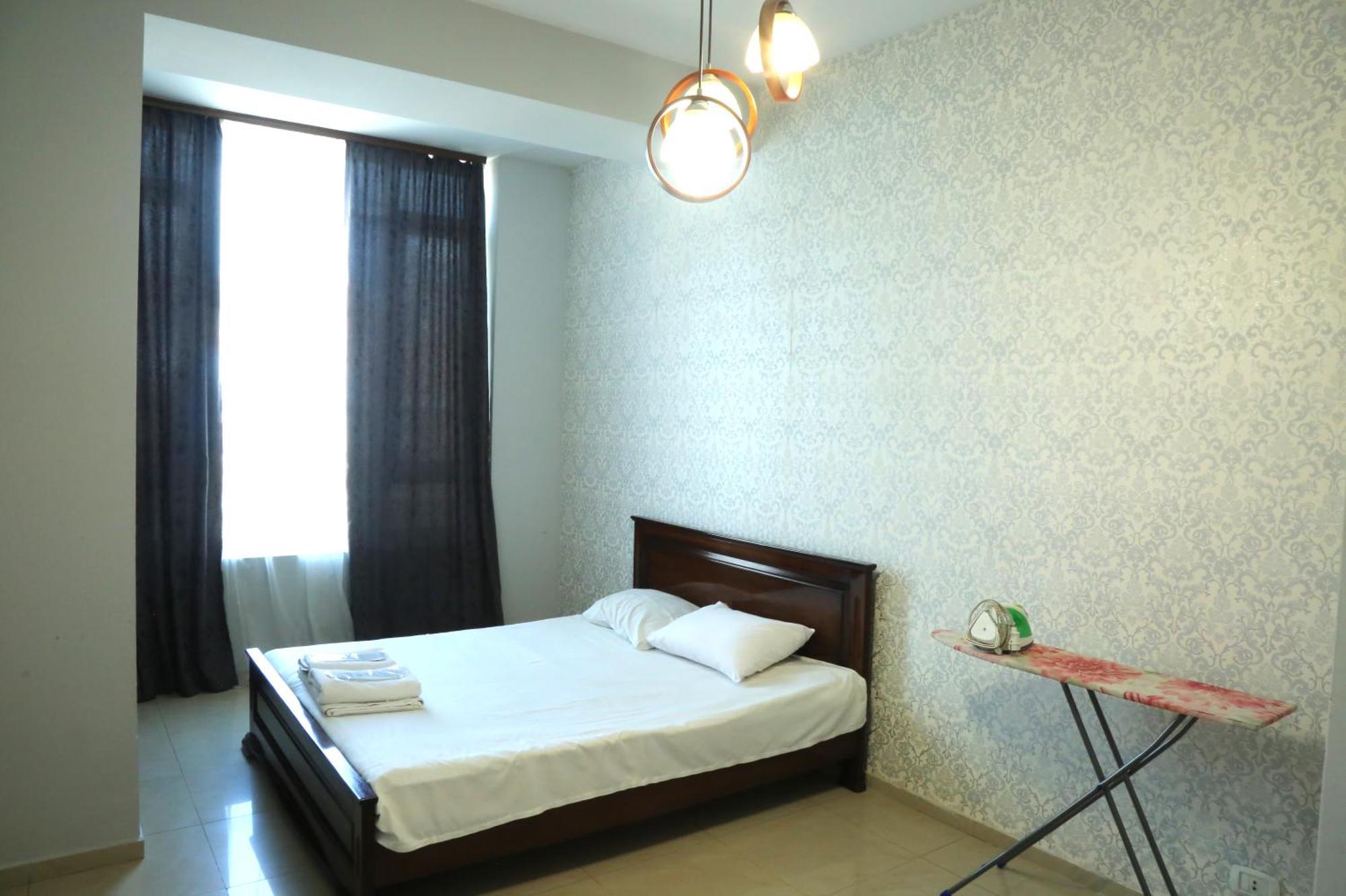 Rent Inn Yerevan On Sakharov Square Buitenkant foto