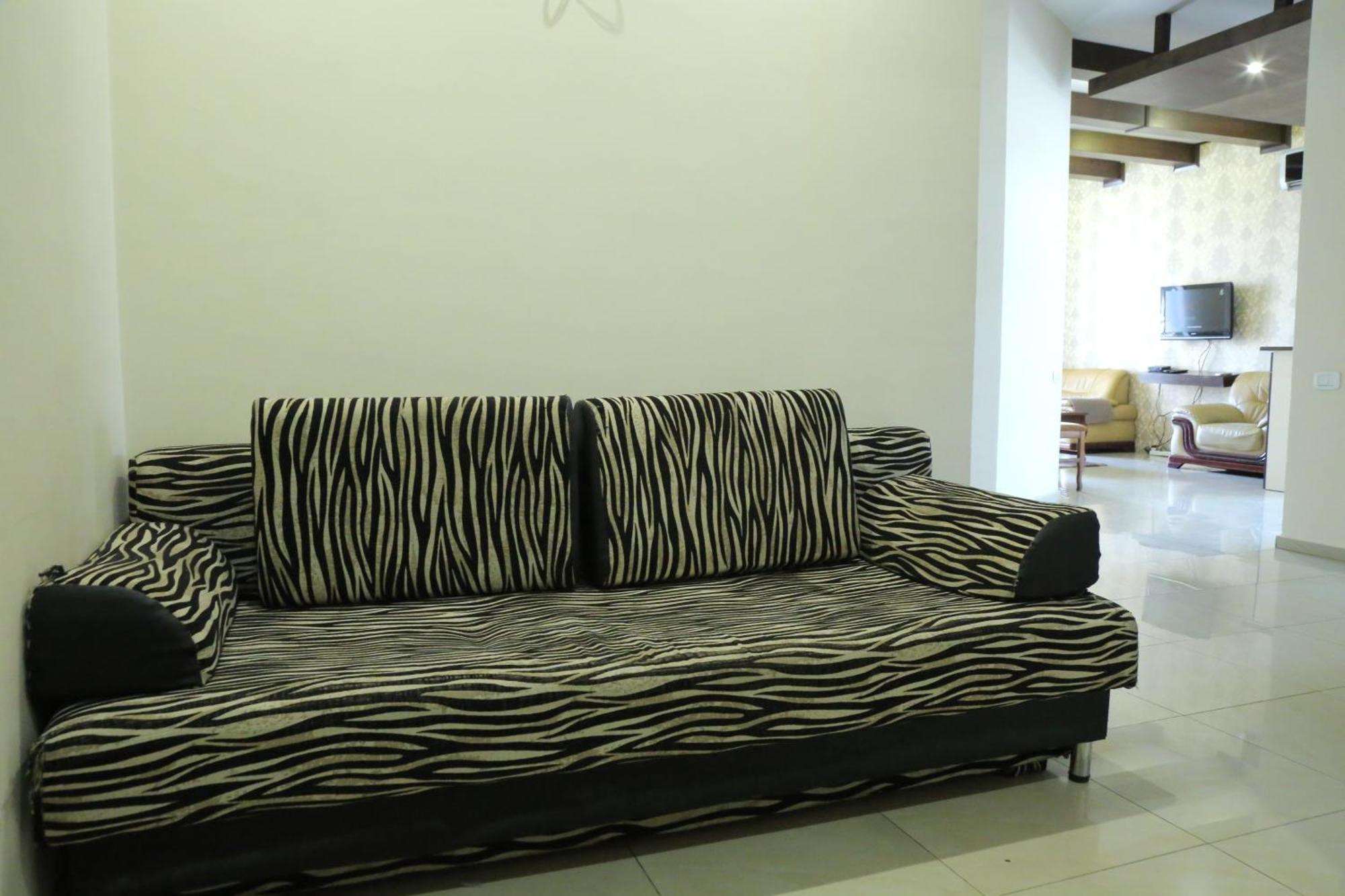Rent Inn Yerevan On Sakharov Square Buitenkant foto