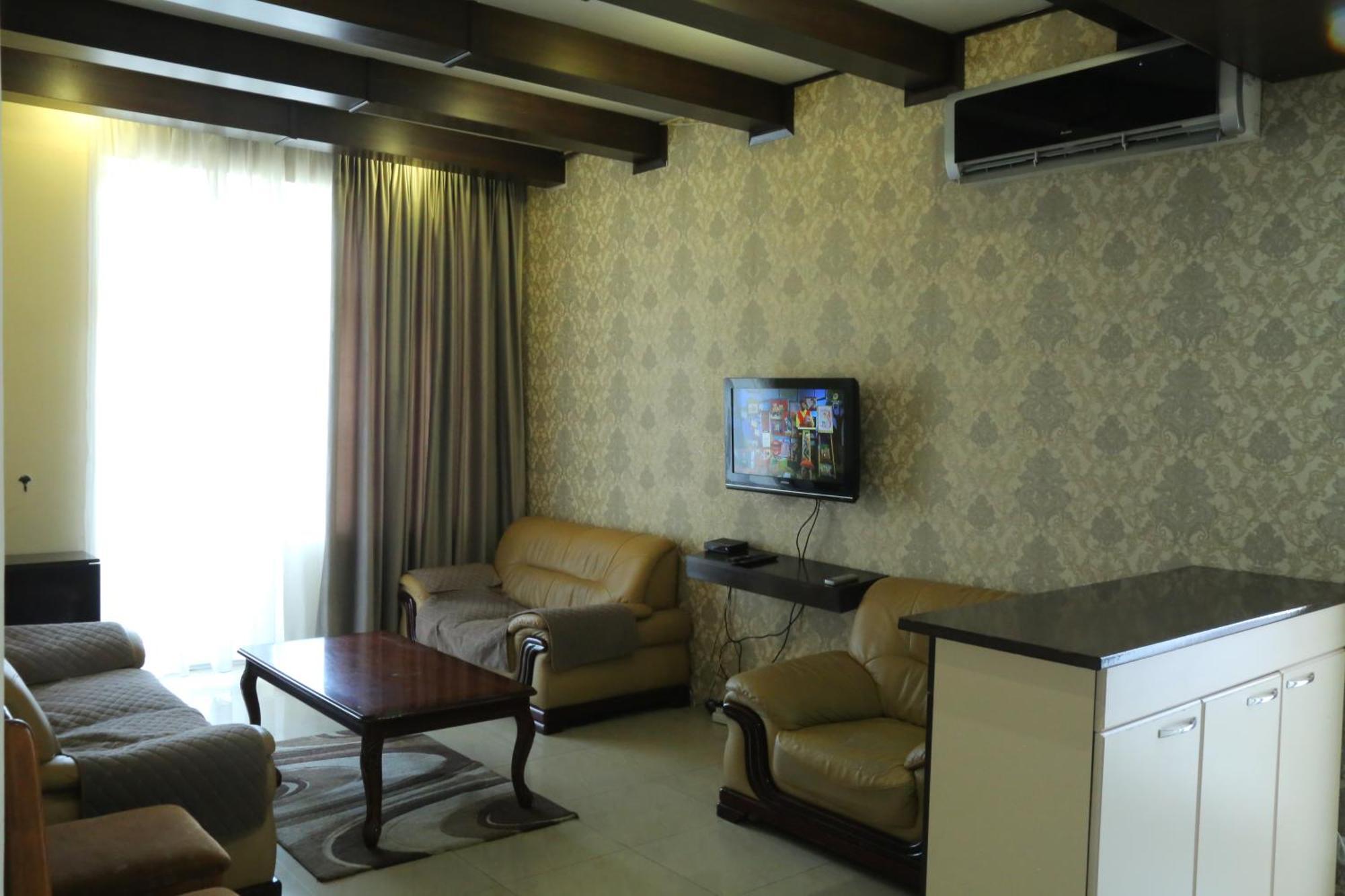 Rent Inn Yerevan On Sakharov Square Buitenkant foto
