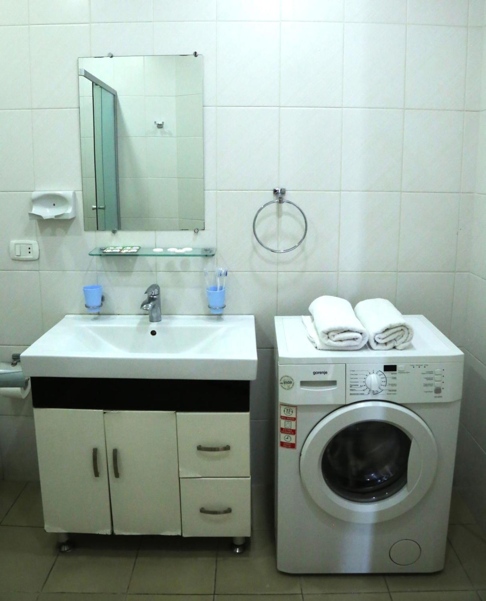 Rent Inn Yerevan On Sakharov Square Buitenkant foto