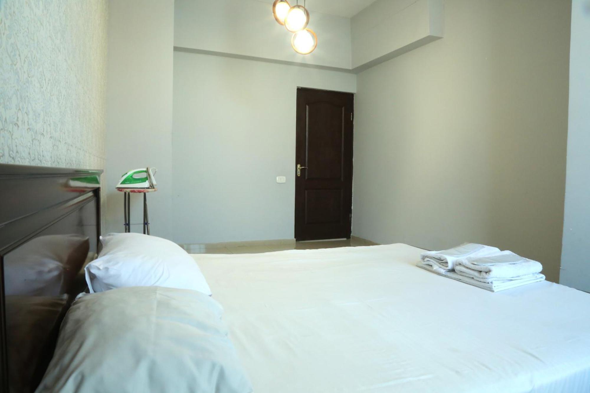 Rent Inn Yerevan On Sakharov Square Buitenkant foto