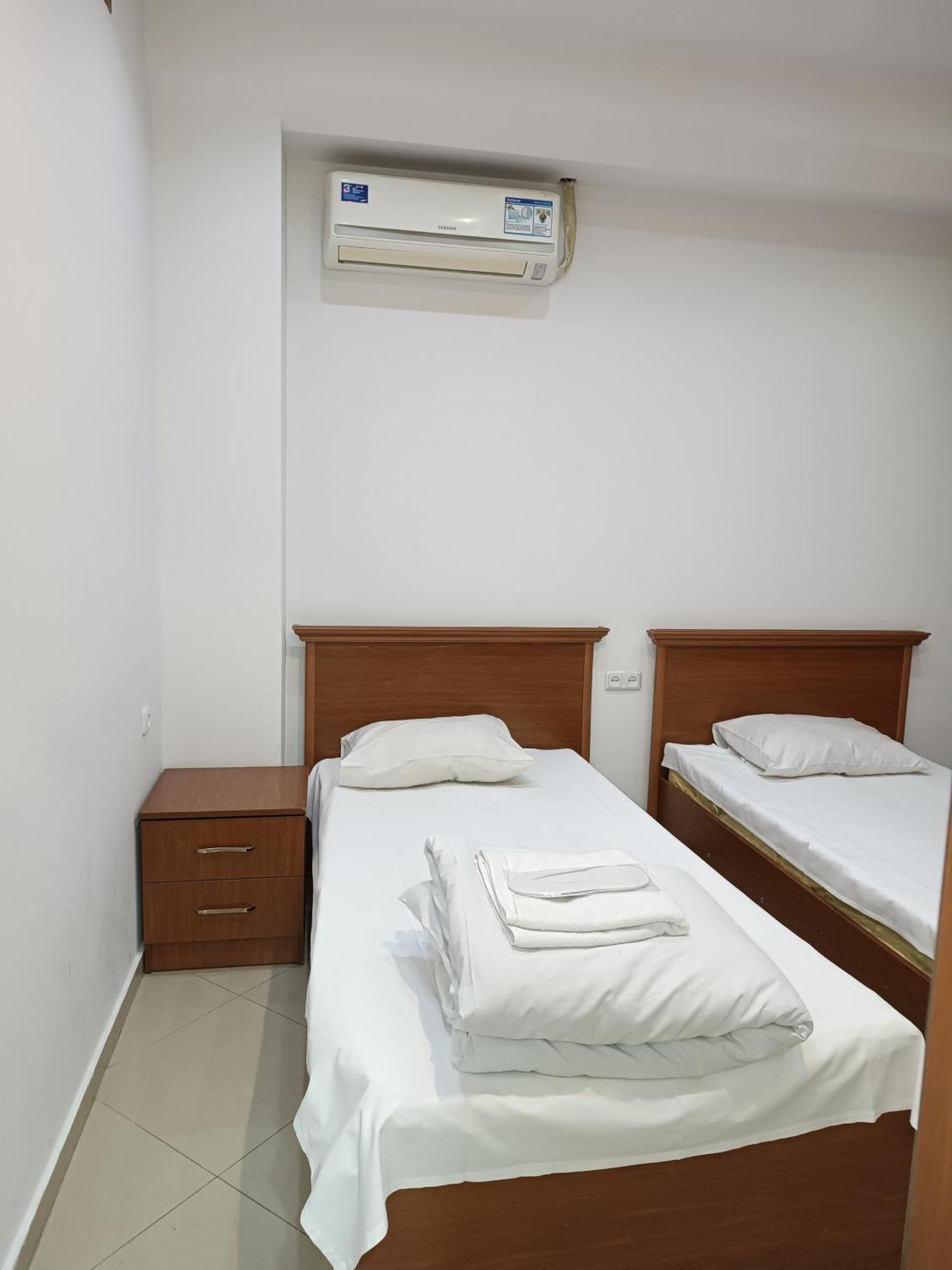 Rent Inn Yerevan On Sakharov Square Buitenkant foto