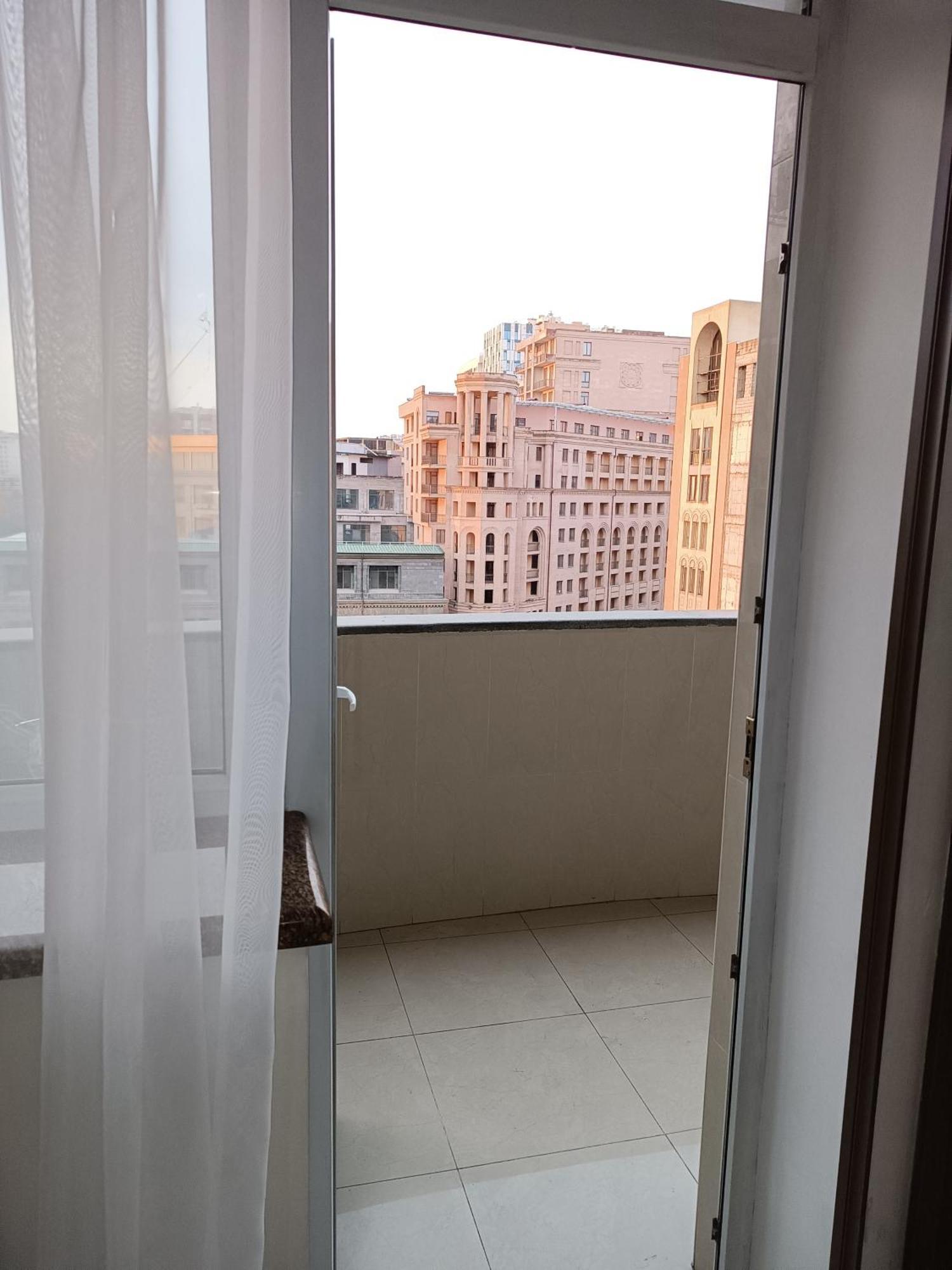Rent Inn Yerevan On Sakharov Square Buitenkant foto