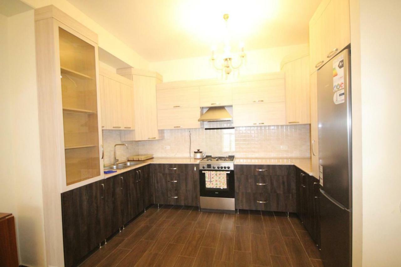 Rent Inn Yerevan On Sakharov Square Buitenkant foto