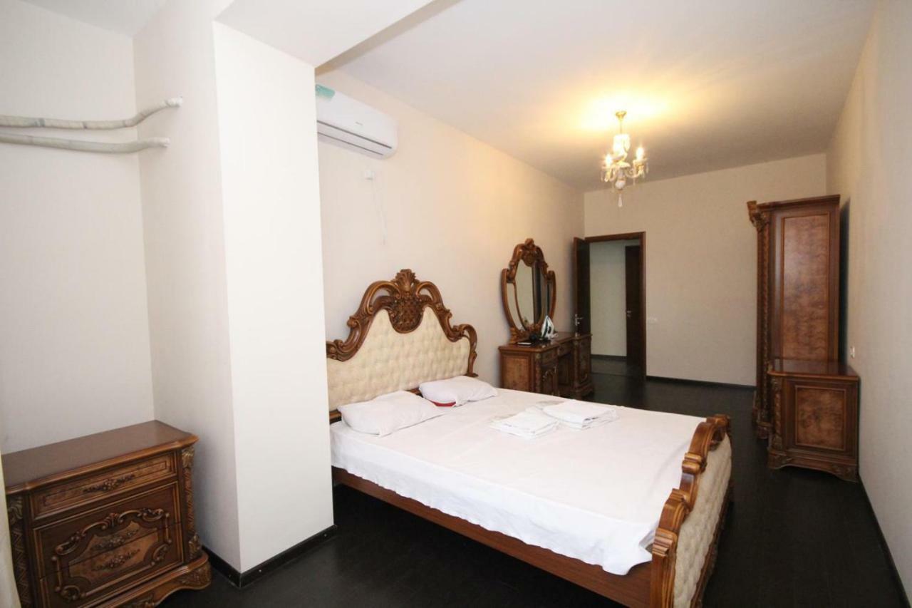 Rent Inn Yerevan On Sakharov Square Buitenkant foto