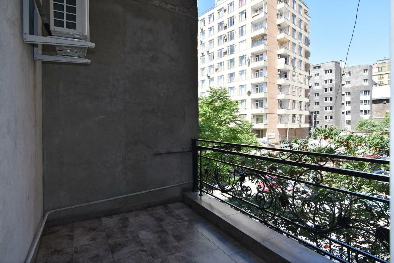 Rent Inn Yerevan On Sakharov Square Buitenkant foto