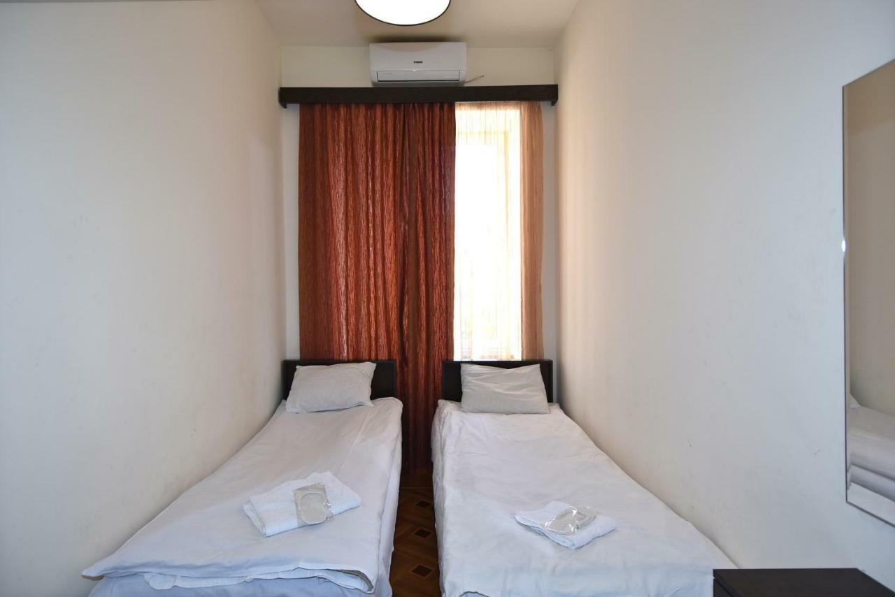 Rent Inn Yerevan On Sakharov Square Buitenkant foto
