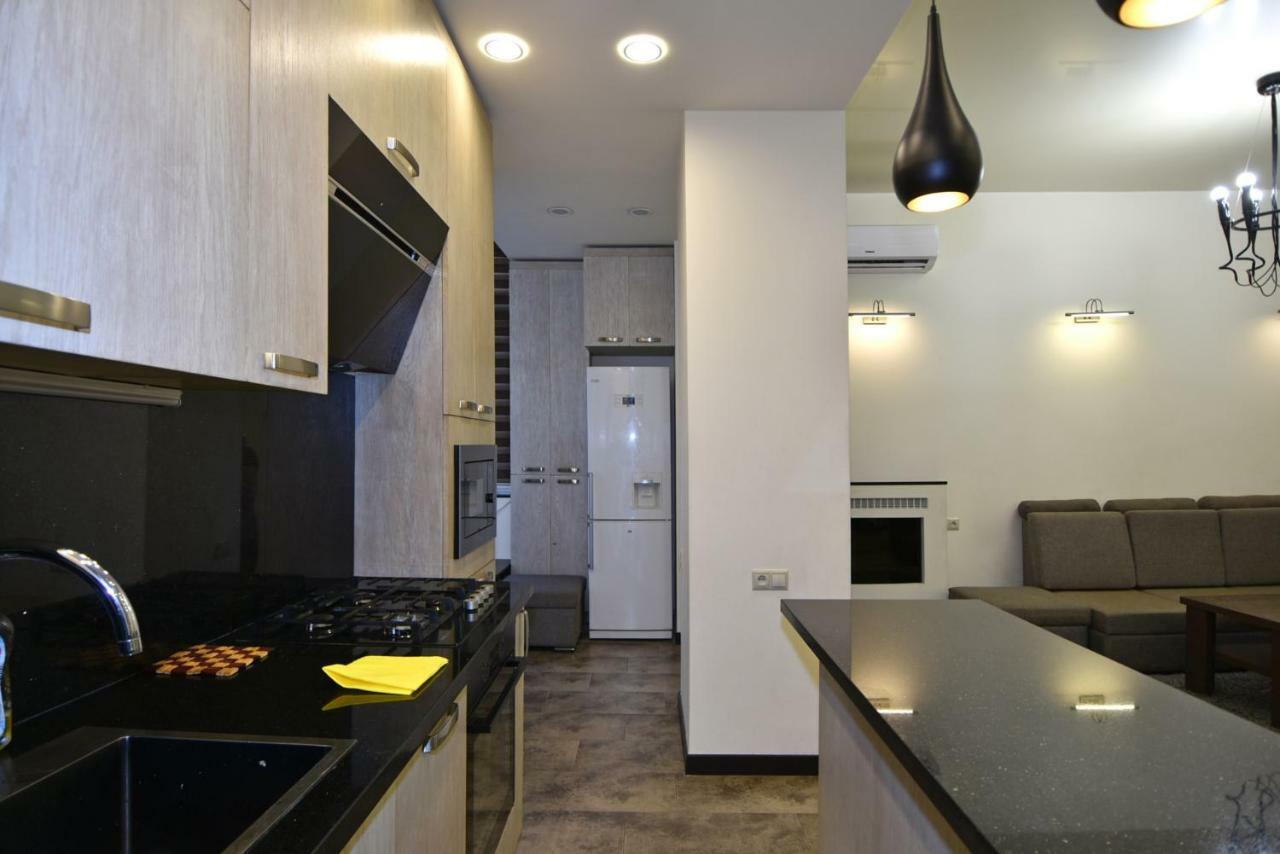 Rent Inn Yerevan On Sakharov Square Buitenkant foto
